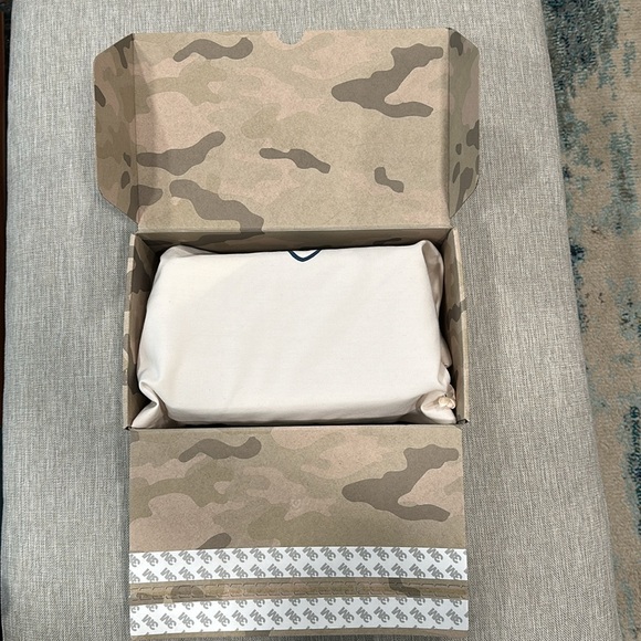 💎 NWT! Rare Rothy’s Large Catchall in Dove Gray - Picture 13 of 16